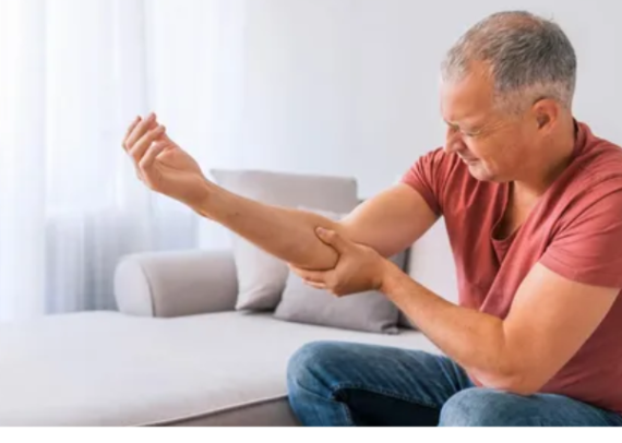 9 Practical Tips to Ease Arthritis Hand Pain in Daily Life