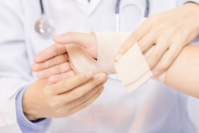 Explore common hand and wrist conditions treated by Dr. Ankur Kumar in Pune